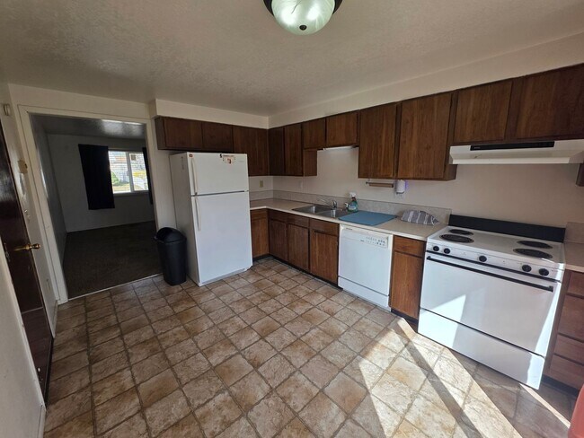 Building Photo - Duplex