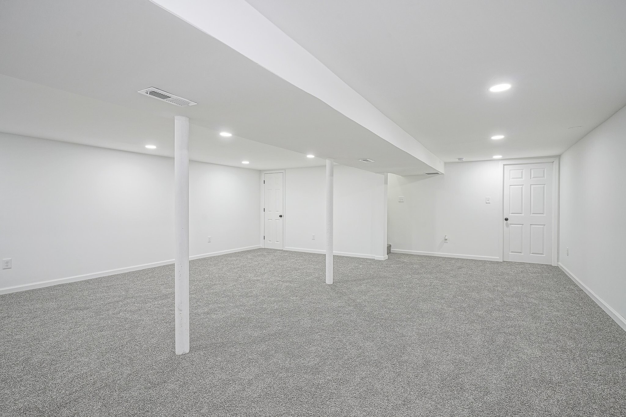 Building Photo - 311 Oakwood Dr