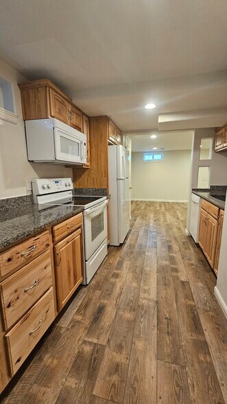 Primary Photo - 512 E 5900 S