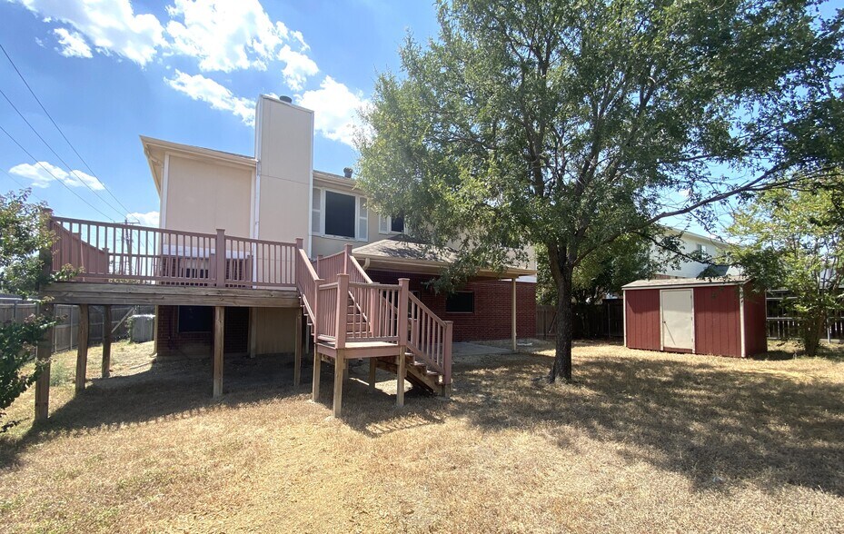 Building Photo - 2313 Modoc Dr