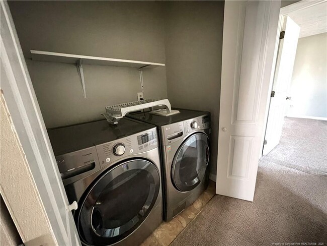 Building Photo - 2840 Chillingworth Dr