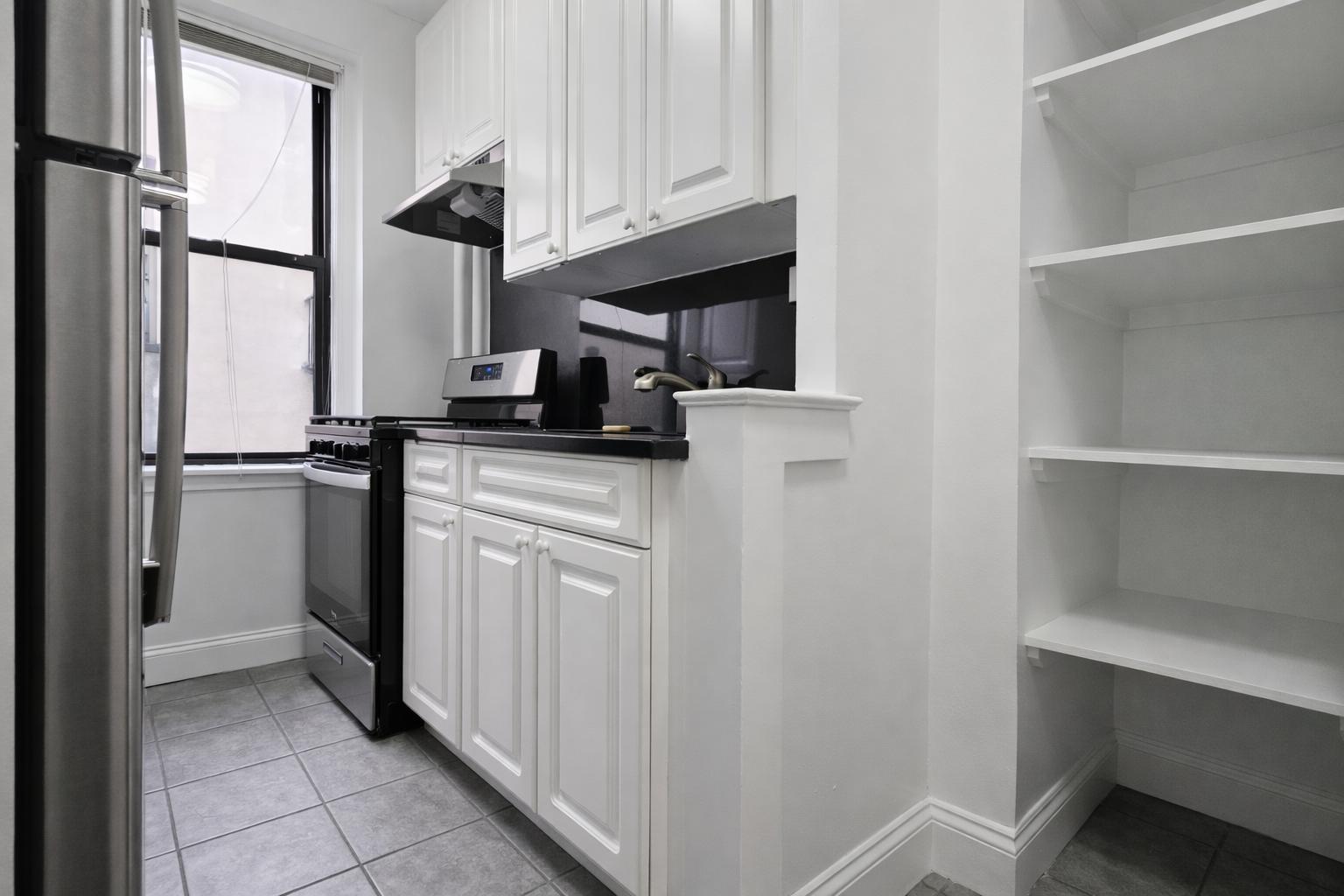 Building Photo - 615 W 172nd St