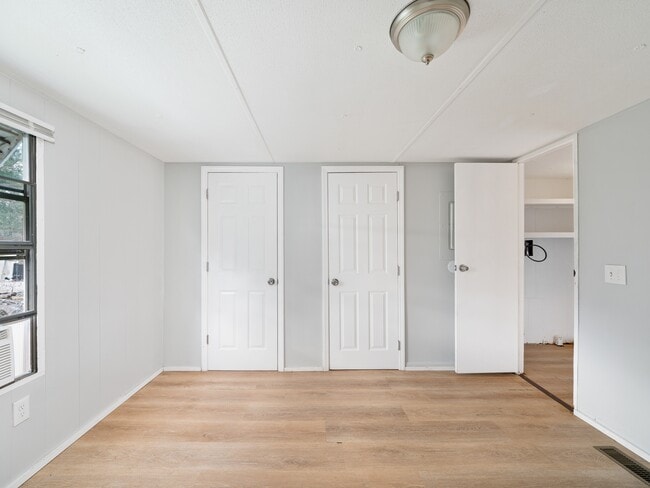 Building Photo - 53 Cushion Pl