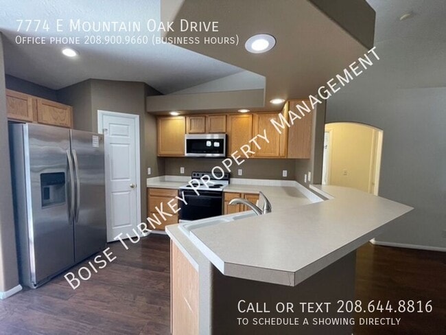 Building Photo - 7774 E Mountain Oak Dr