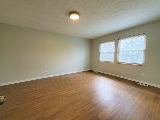 Building Photo - Renovated 4 bed in Westerville!
