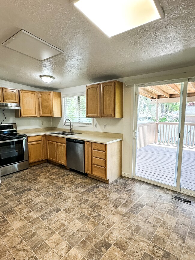 Building Photo - 6745 W 3860 S