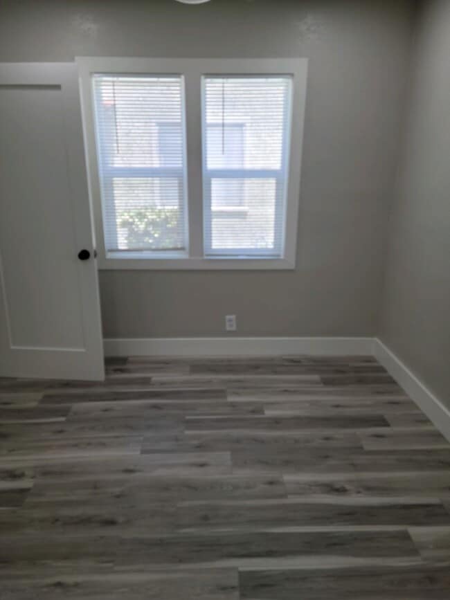 Building Photo - COMING MAY 4th Completley remodeled  individual Casitas casa