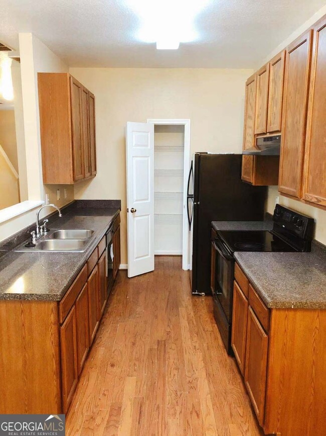 Building Photo - 301 Brookview Dr