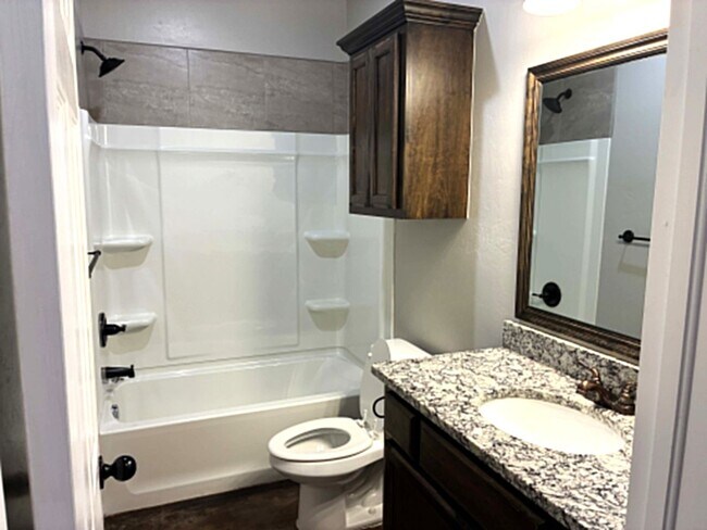 Building Photo - 7508 Redbud Villas Ct