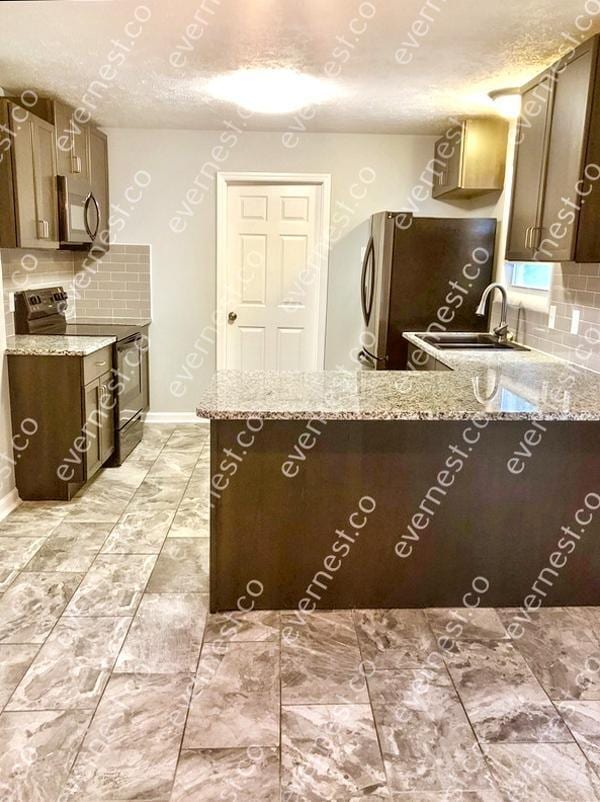 Building Photo - 783 Summer Hill Ln