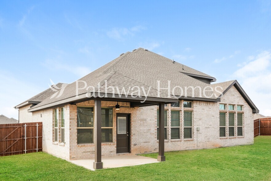 Building Photo - 1002 Stillmeade Dr