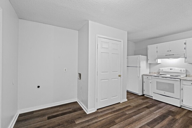 Interior Photo - Warrenton Village