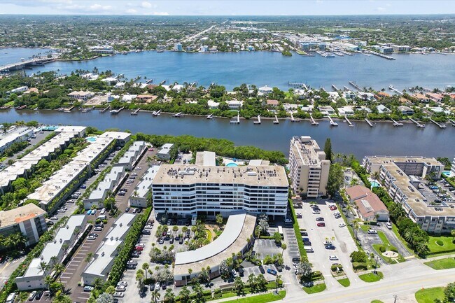 Building Photo - 3589 S Ocean Blvd