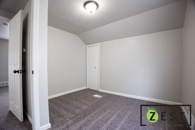 Building Photo - Beautiful house !!!!  OPEN HOUSE- 11/28 4PM-4:30PM