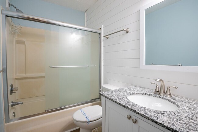 Building Photo - Ocean Dunes 1505 @ 1505 Sand Dollar Ct
