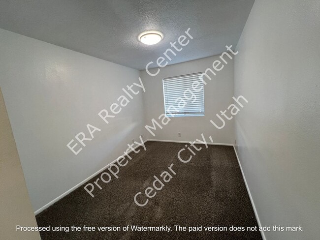Building Photo - Move-In Bonus!  3 Bedroom - 2 bath Condo in Cedar Cove