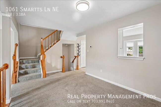 Building Photo - 1061 Smartts Ln NE