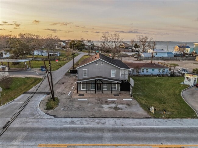 Building Photo - 114 Grand Ave