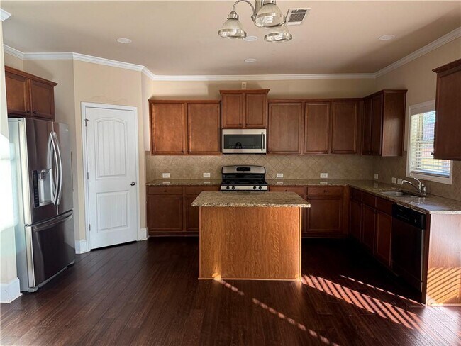 Building Photo - 480 Meadow Hill Dr