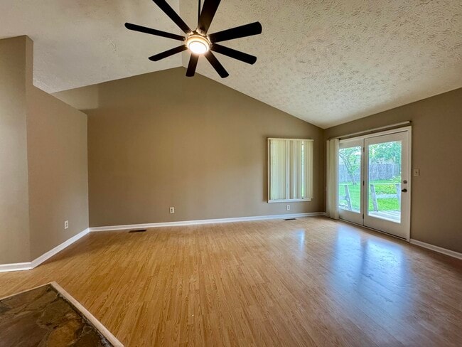 Building Photo - 500 Orchard Dr