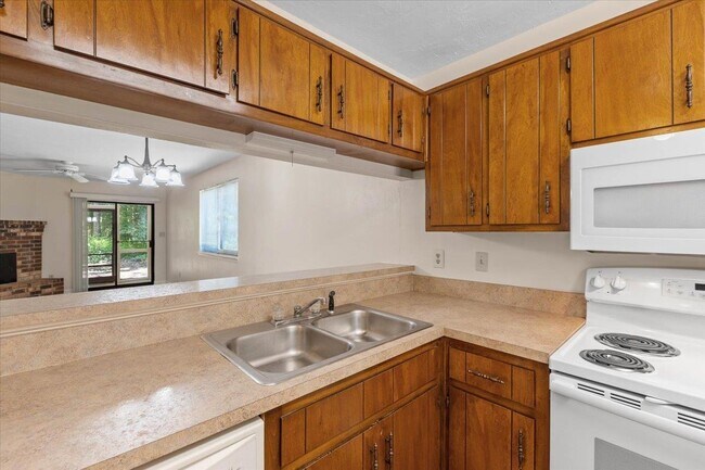 Building Photo - 3208 Ginger Dr