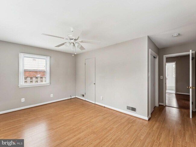 Building Photo - 3503 Maple Ct