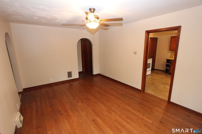 Building Photo - 22 Brook St