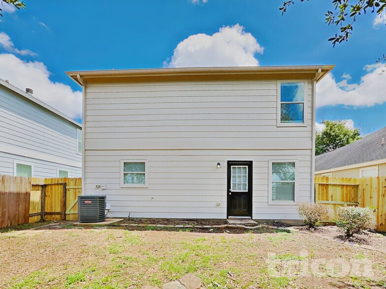 Building Photo - 7711 Cypress Edge Dr