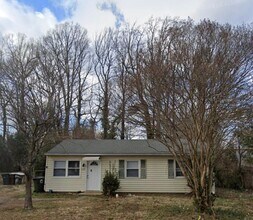 Building Photo - Now Pre-Leasing - 3 Bedroom Home