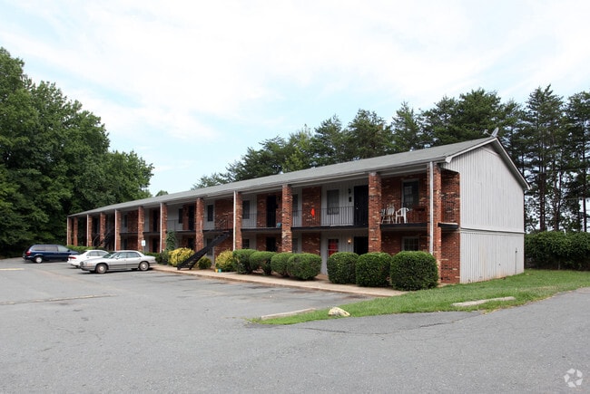 Building Photo - Delmonte Court Apartments