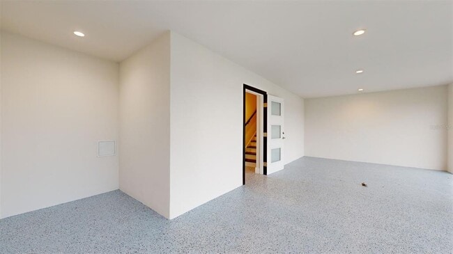 Building Photo - 771 Gran Kaymen Way