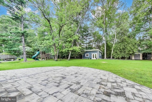 Building Photo - 4422 Neptune Dr