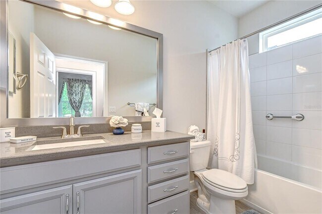 Building Photo - 15371 Caravan Ave