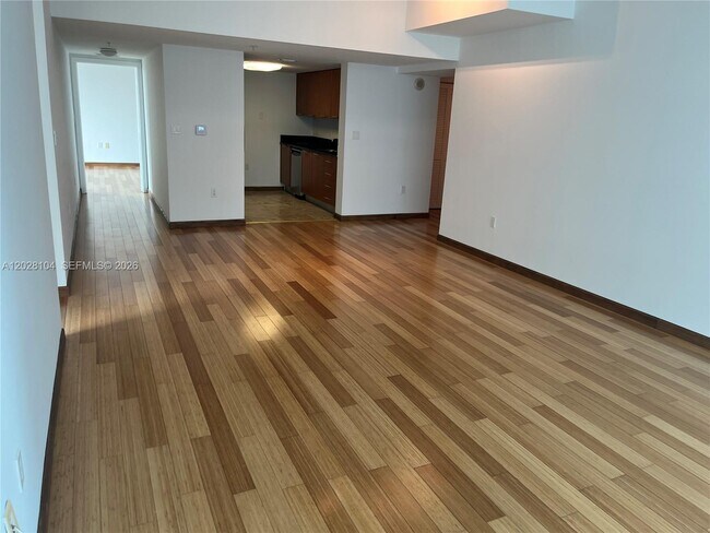 Building Photo - 1800 N Bayshore Dr