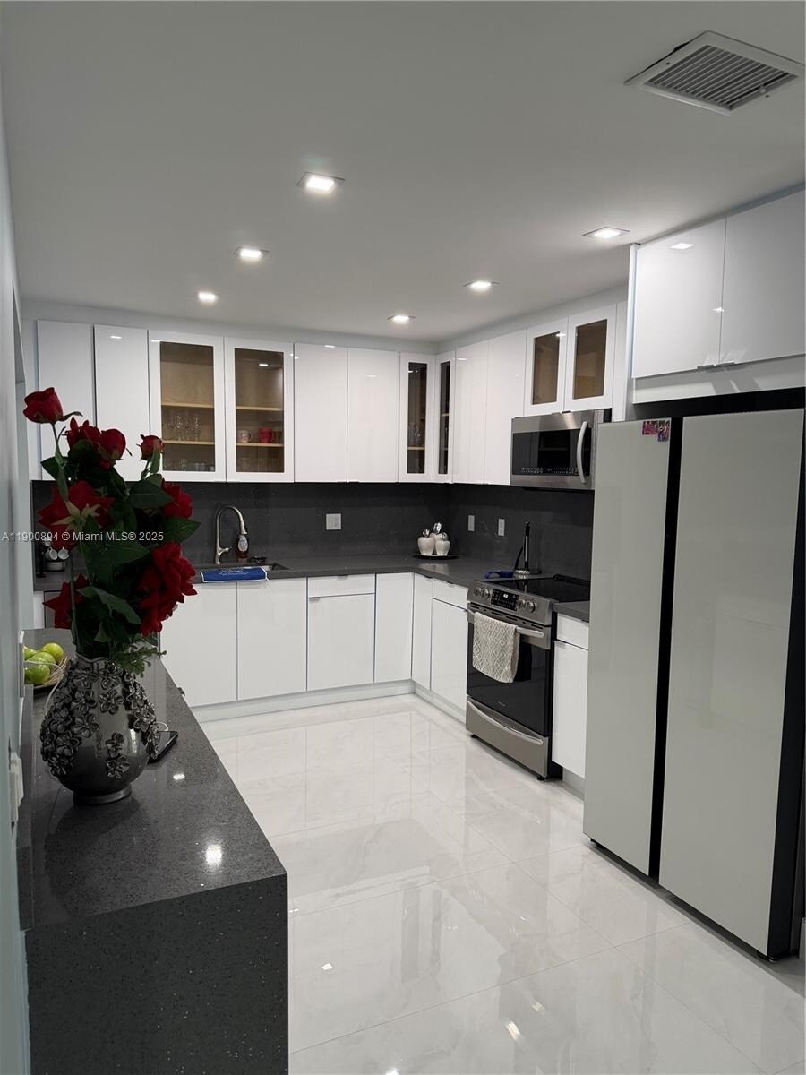 Building Photo - 12525 SW 187th Ter