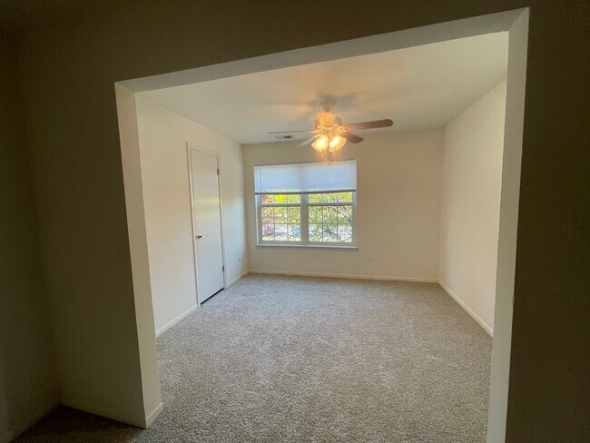 Building Photo - 107 Bent Tree Ln