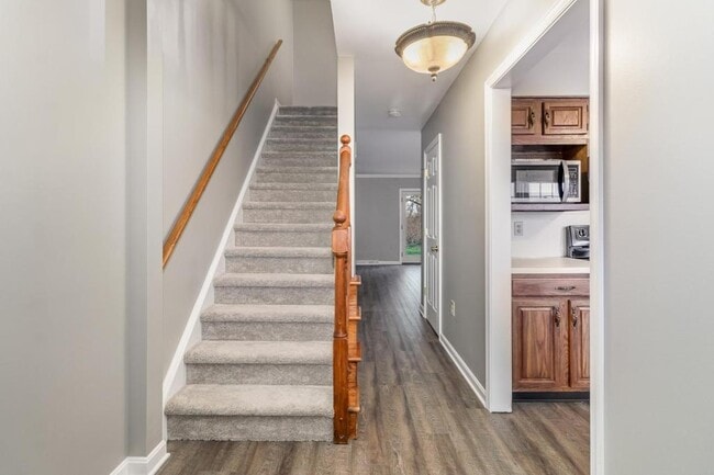 Building Photo - 618 Park Ridge Dr