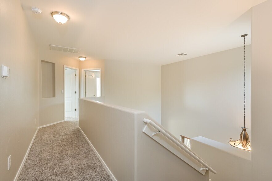 Building Photo - 641 W Emerald Key Dr