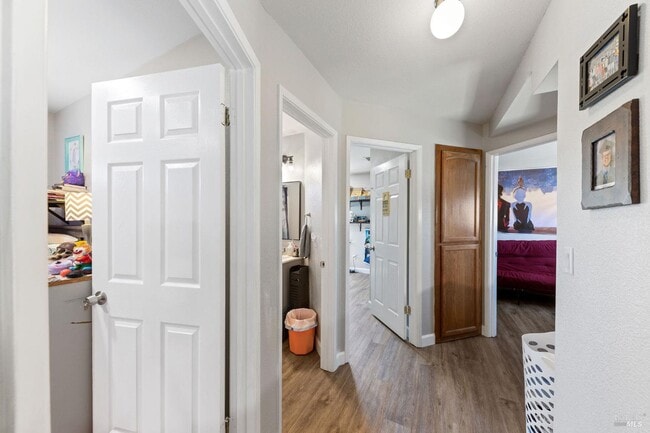 Building Photo - 907 Shadywood Cir