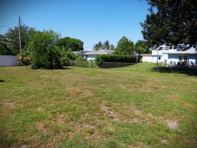 Building Photo - 744 Buttonwood Rd