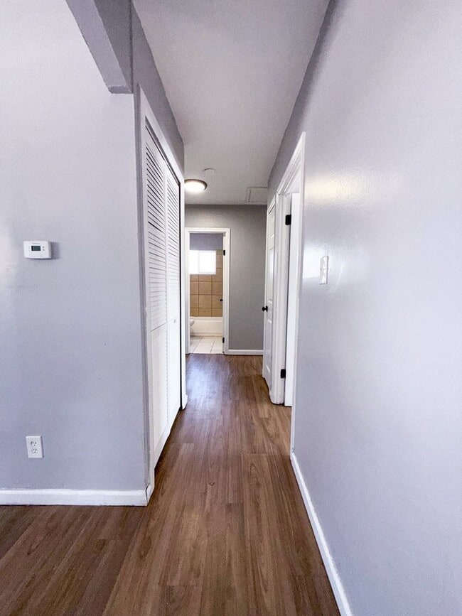 Building Photo - Move-In Ready 3BR Home w/ Eat-In Kitchen, Yard & Off-Street Parking