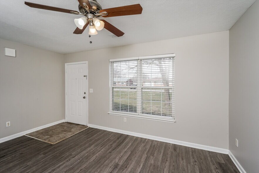 Building Photo - 6304 Price Ln Rd