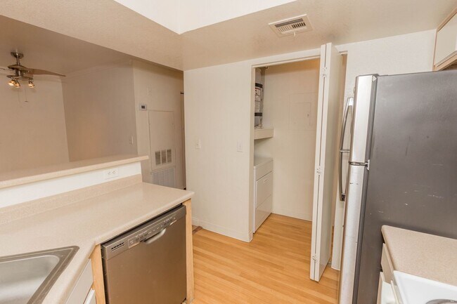 Building Photo - - Available 2 Bedroom Downstairs Condo at ...