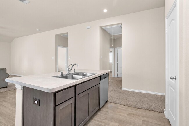 Building Photo - 223 Shoreview Dr