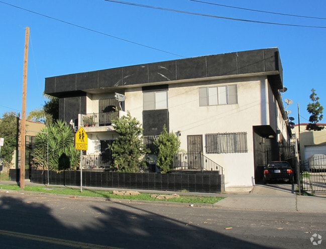 Primary Photo - 4161 Oakwood Ave