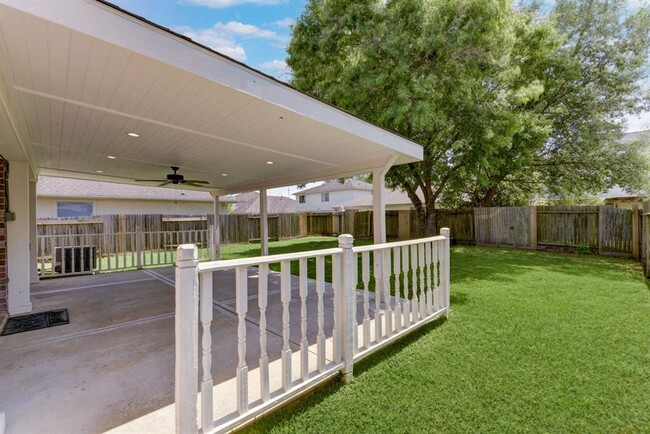 Building Photo - 29419 Fox River Dr