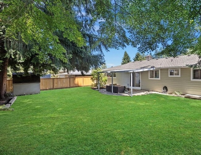 Building Photo - 2015 168th Ave NE