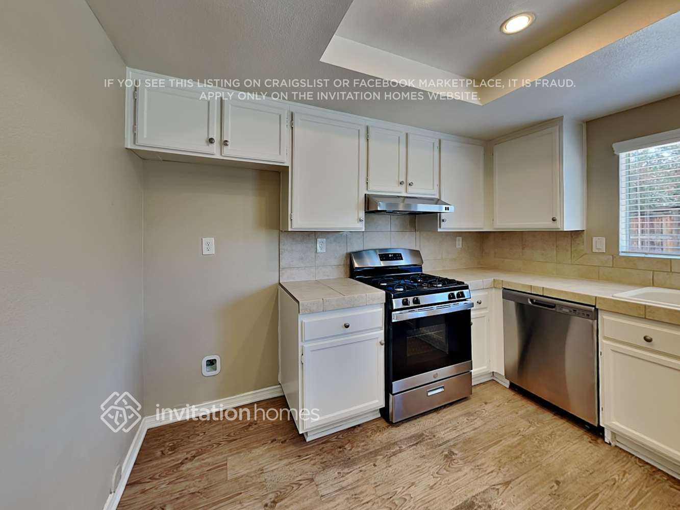 Building Photo - 39537 Silverberry Ct