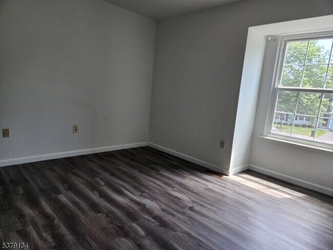 Building Photo - 263 Glastonbury Ln