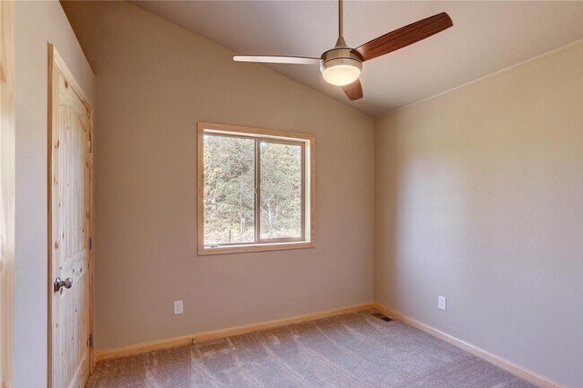 Building Photo - 136 Gail Ln